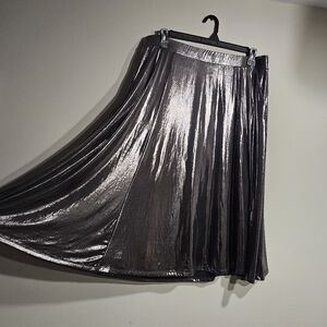 Torrid NWT silver skirt